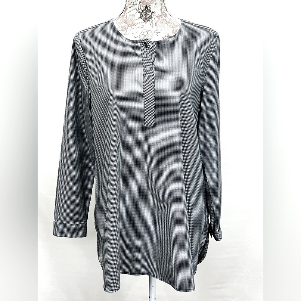 J. JILL Black and white gingham long sleeve tunic top size M.